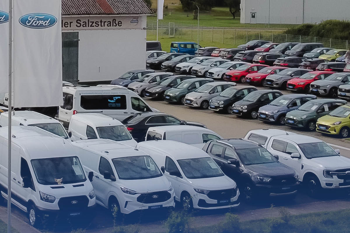 Autobestand auf Hof 